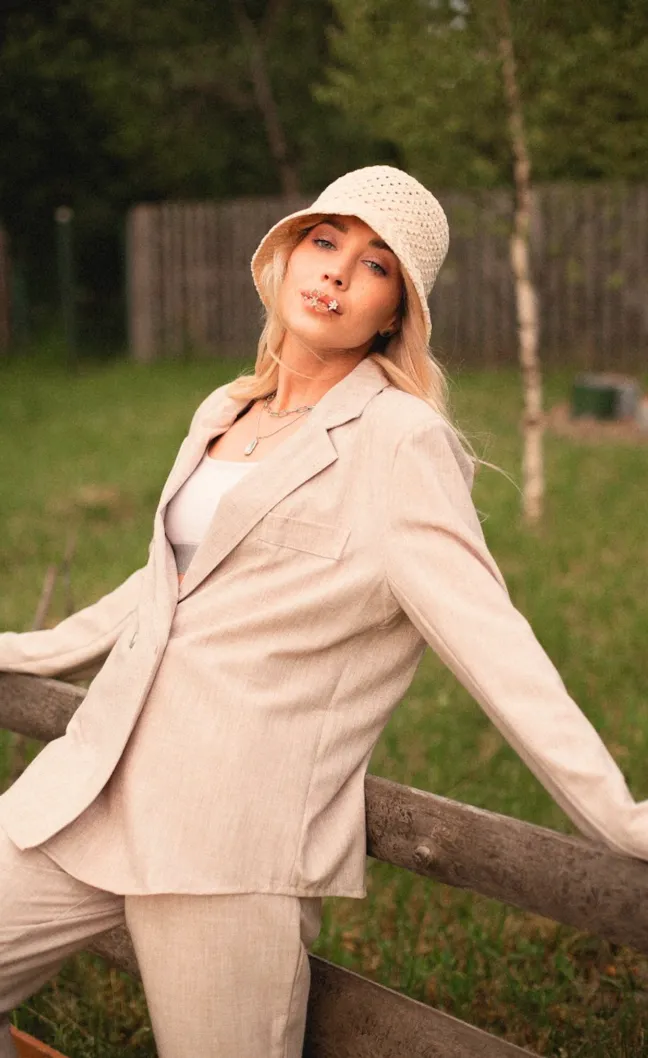 Défloutage de portrait de mode